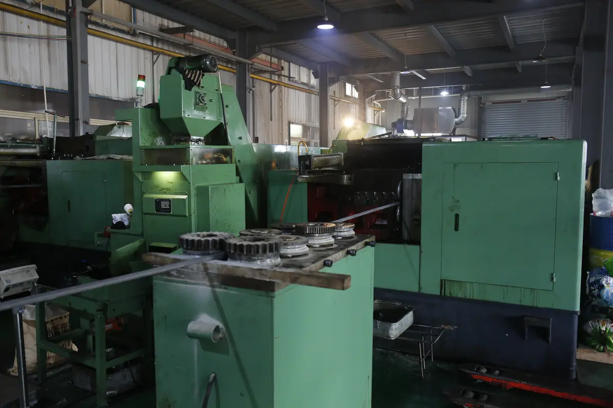 Cold heading machines
